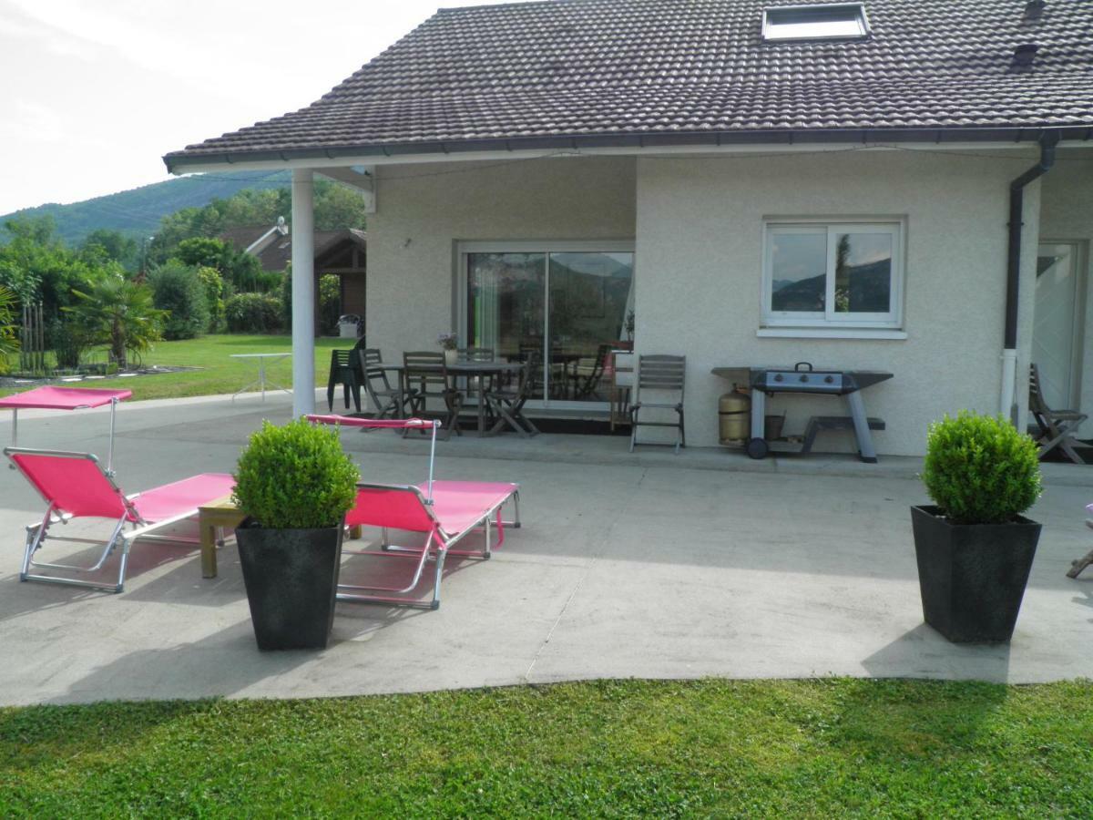 Chez Fabienne Apartamento Peyrieu Exterior foto